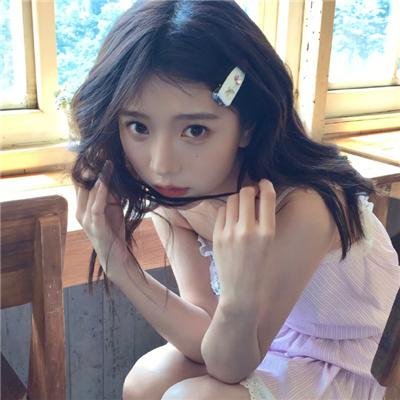 背鸭子的男孩